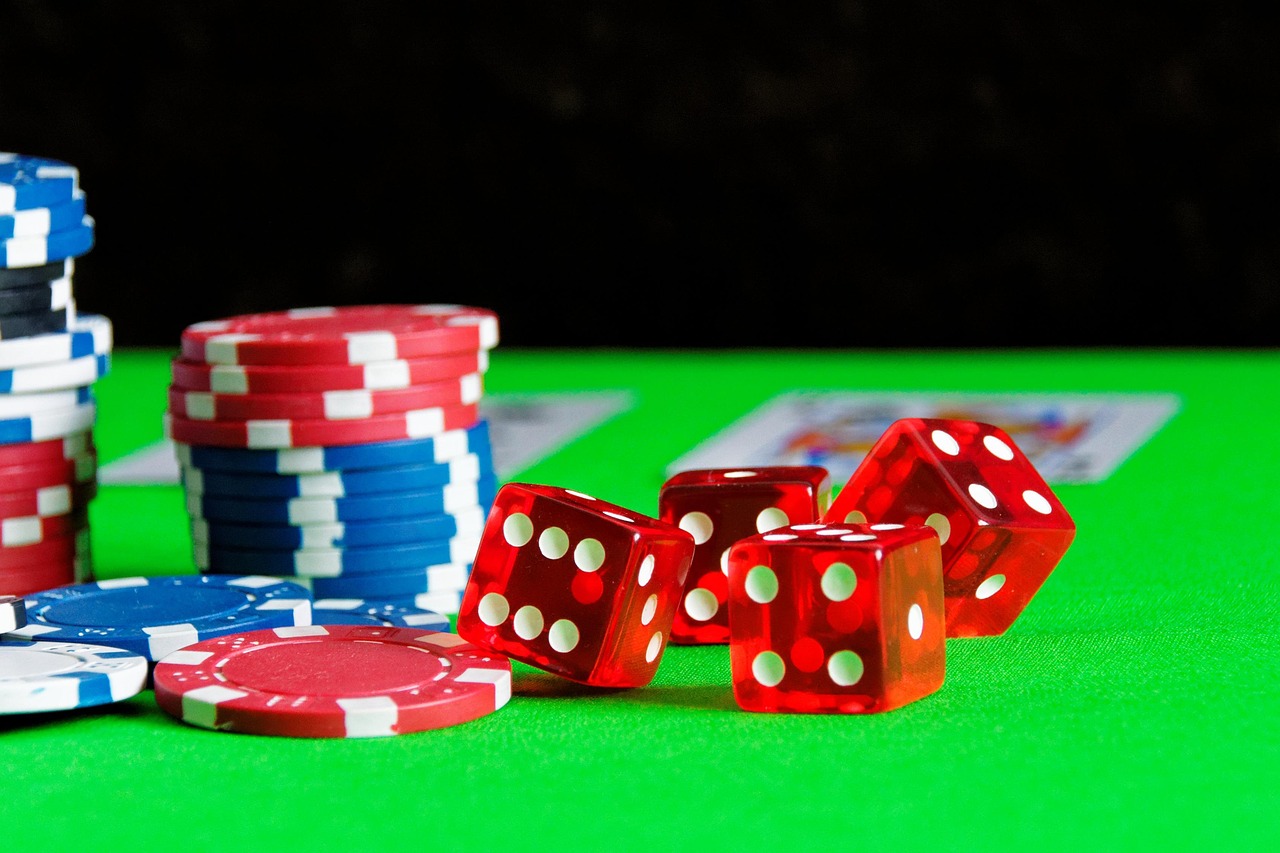 德州扑克牌型大小排序 - 德州扑克牌型大小排序详解：从皇家同花顺到高牌，新手必看攻略