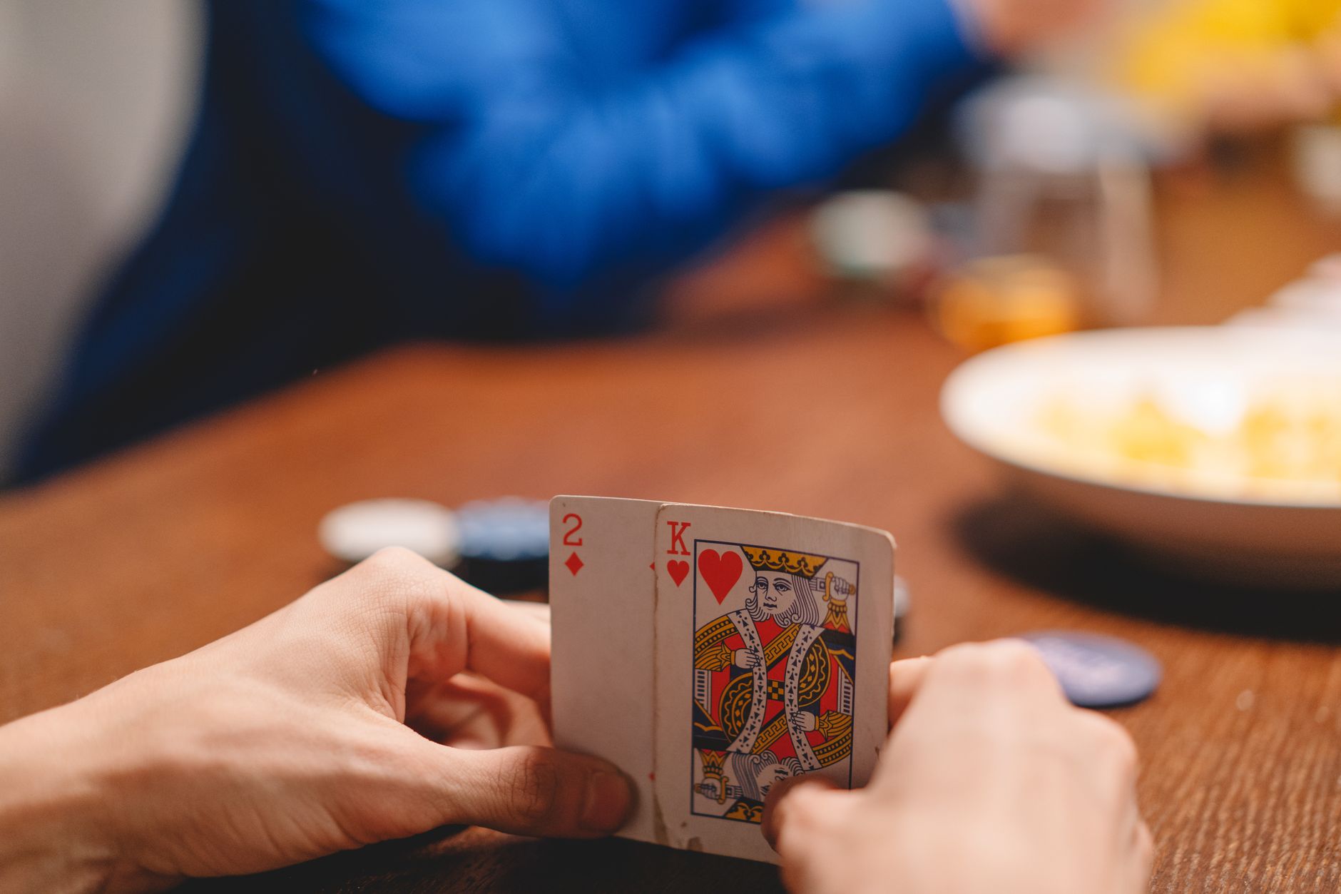 线上PLO牌局差异解析：为何高额桌在不同平台分布不同？（要点图解）