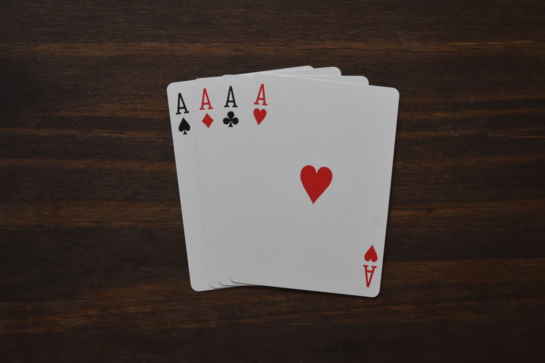 【新手进阶】GG 150美元WSOP门票值不值？三入决赛桌却弃牌保现金，短码策略解析